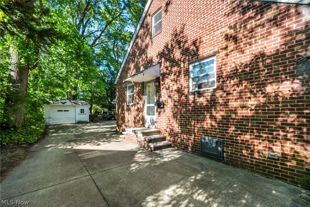 Mentor Center 02 08 - Residential