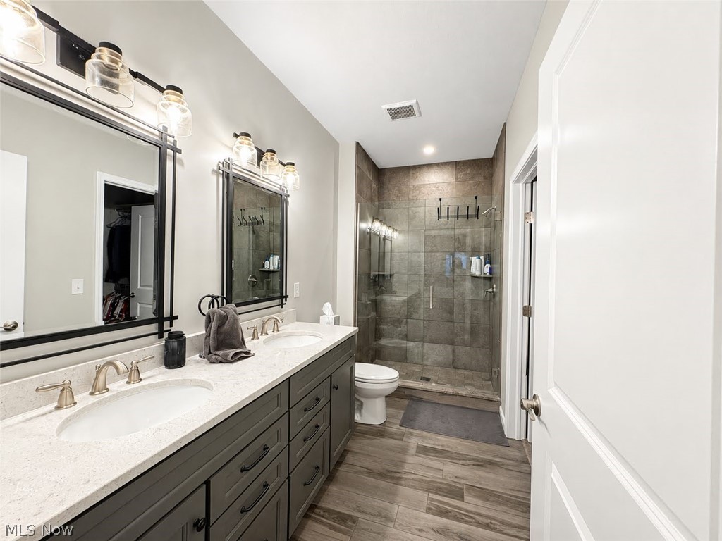 Bradford Greene Condo - Residential