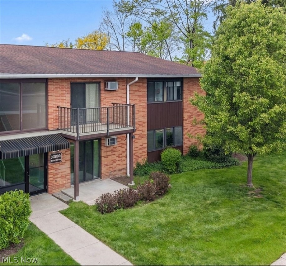 Beautifully and recently remodeled 2-bedroom condo in North Olmsted featuring updated flooring, a modern kitchen with granite countertops, stainless steel appliances, and island seating, plus an expanded ceramic-tile bathroom with both a walk-in shower and soaking tub.
This bright, east-facing unit offers stunning open views with no blocking the scenery, allowing beautiful morning sunlight throughout the condo. Additional updates include a professionally maintained heating system with a new zoning valve, spacious bedrooms, and a large walk-in closet.
Enjoy convenient in-building laundry, one of the best parking spaces directly in front of the entrance, optional garage parking for $25/month or two connected garage spaces for $50/month, and a community pool surrounded by open green space and relaxing views.
The HOA covers nearly everything except electricity — including gas, heat, water, sewer, landscaping, and snow removal — with electric averaging $25–$35/month depending on usage.
Located near shopping, restaurants, multiple plazas, major highways, and about one mile from Great Northern Mall. A brand-new school campus currently under construction less than a mile away adds future convenience and strong property value potential.
