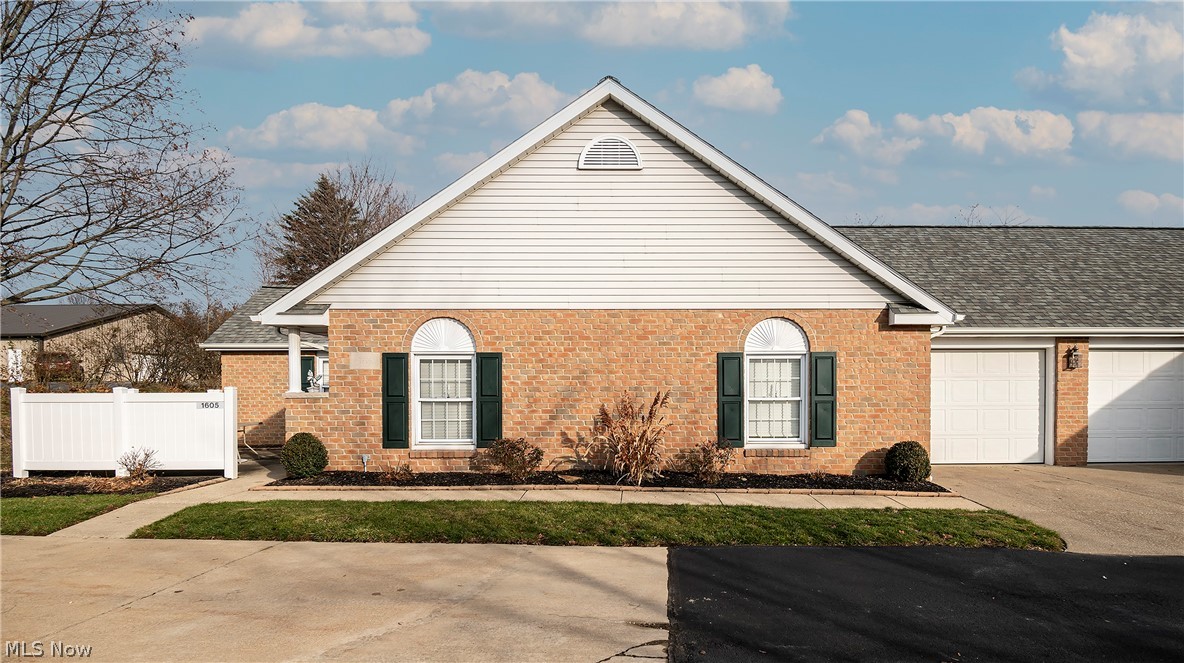Hartville Country Commons Condo - Residential