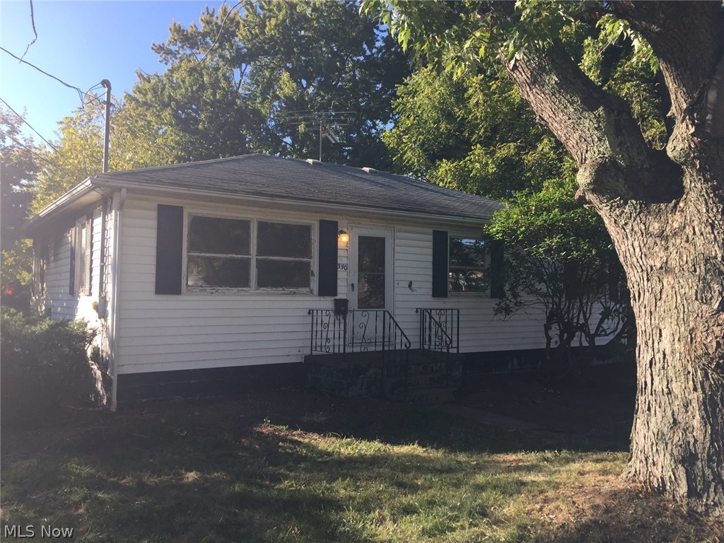 3 bedroom 1 bath Ellet ranch perfect for investment potential!  Double lot!