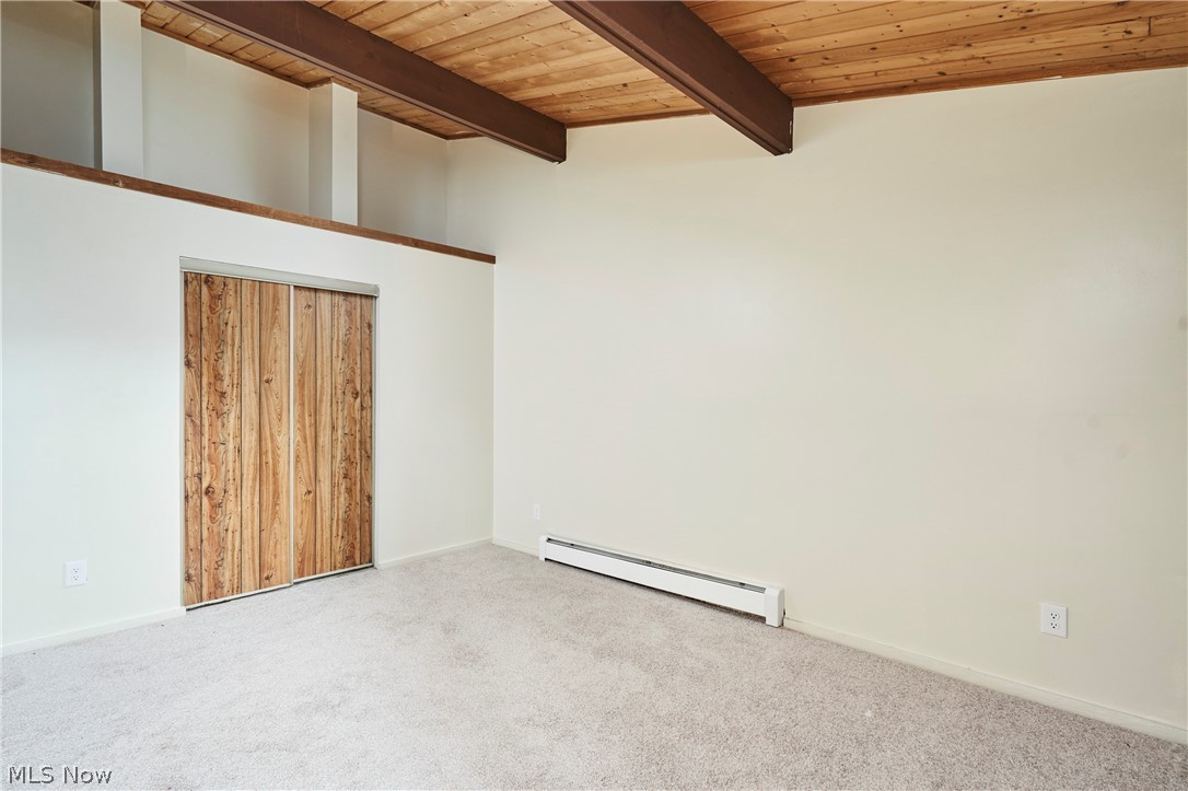 RARE END UNIT WITH WRAP AROUND DECK OVERLOOKING THE VALLEY! BETTER THAN NEW! RENOVATED CONDO WITH NEW CARPETING, LIGHT FIXTURES, UPDATES THROUGHOUT! THIS SPACIOUS CONDO HAS A BEDROOM AND FULL BATHROOM ON BOH LEVELS. THE LIVING ROOM FEATURES A BEAUTIFUL, STONE FIREPLACE AND THE KITCHEN AND APPLIANCES ARE RENOVATED! LAUNDRY ROOM IS IN THE UNIT, OFF OF THE FIRST FLOOR BEDROOM. THEY ARE REPLACING THE WOODEN WALKWAY AND STEPS. IT IS IN PROCESS AND WILL LOOK LIKE THE NEW WALKWAY AND STEPS DOWN ON THE LEFT END OF THE BUILDING THAT ARE ALREADY FINISHED.