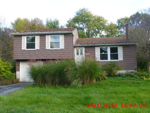 Great Value. Great Price! Inviting Multi-Level home with lots to offer! Sold As-Is. No seller paid inspections or repairs. Offer must have earnest money as a Cashiers Check to the Listing Agency with buyer name as the remitter. Need pre-approval or proof of funds documentation with initial offer. No exceptions. This property is eligible for the Freddie Mac FIRST LOOK Initiative through 12/1/14. Homestead Exemption and Assessments unknown.Buyer responsible for all due diligence.