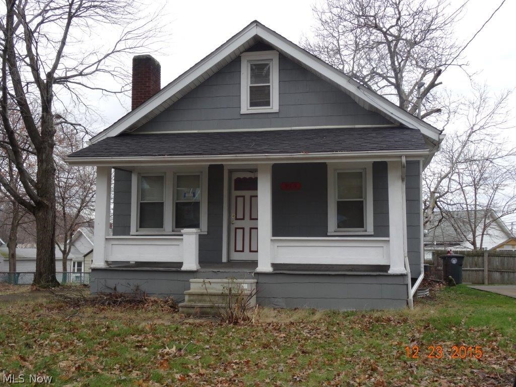 Cute cape right off Gorge Blvd!  Close to Rt 8, shopping.  Inside has nice hardwood floors, nice basement, some updates, det garage.