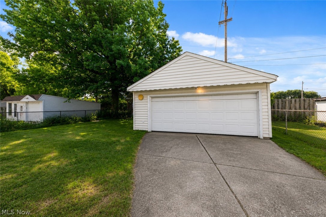 Gilchrists Brookwood Beach Estates - Residential