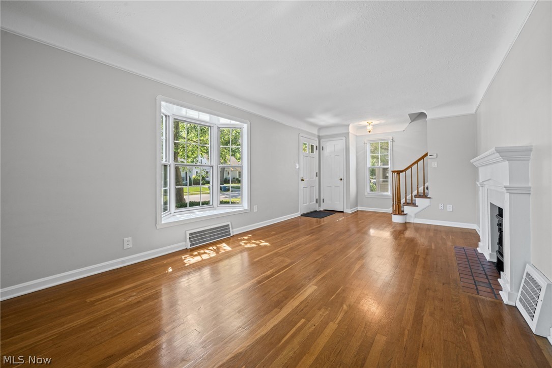 Elmwood Beach 02 - Residential