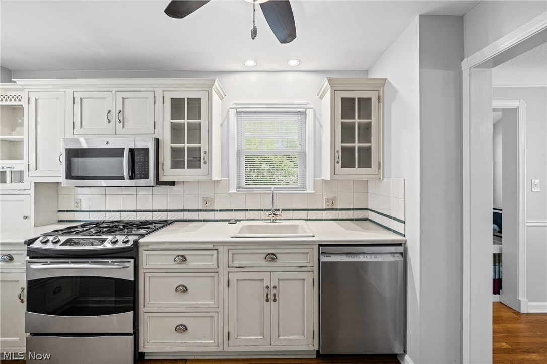 Elmwood Beach 02 - Residential