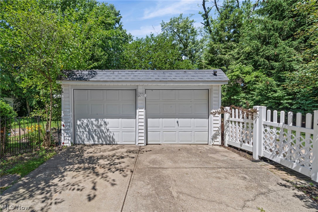 Elmwood Beach 02 - Residential