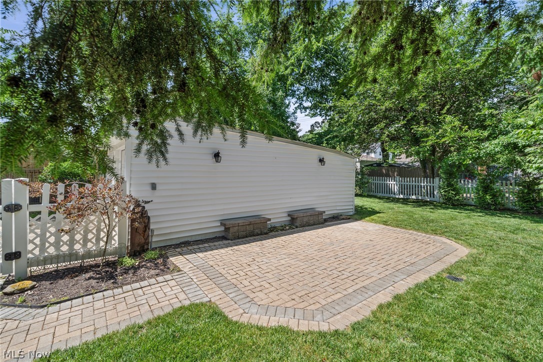 Elmwood Beach 02 - Residential