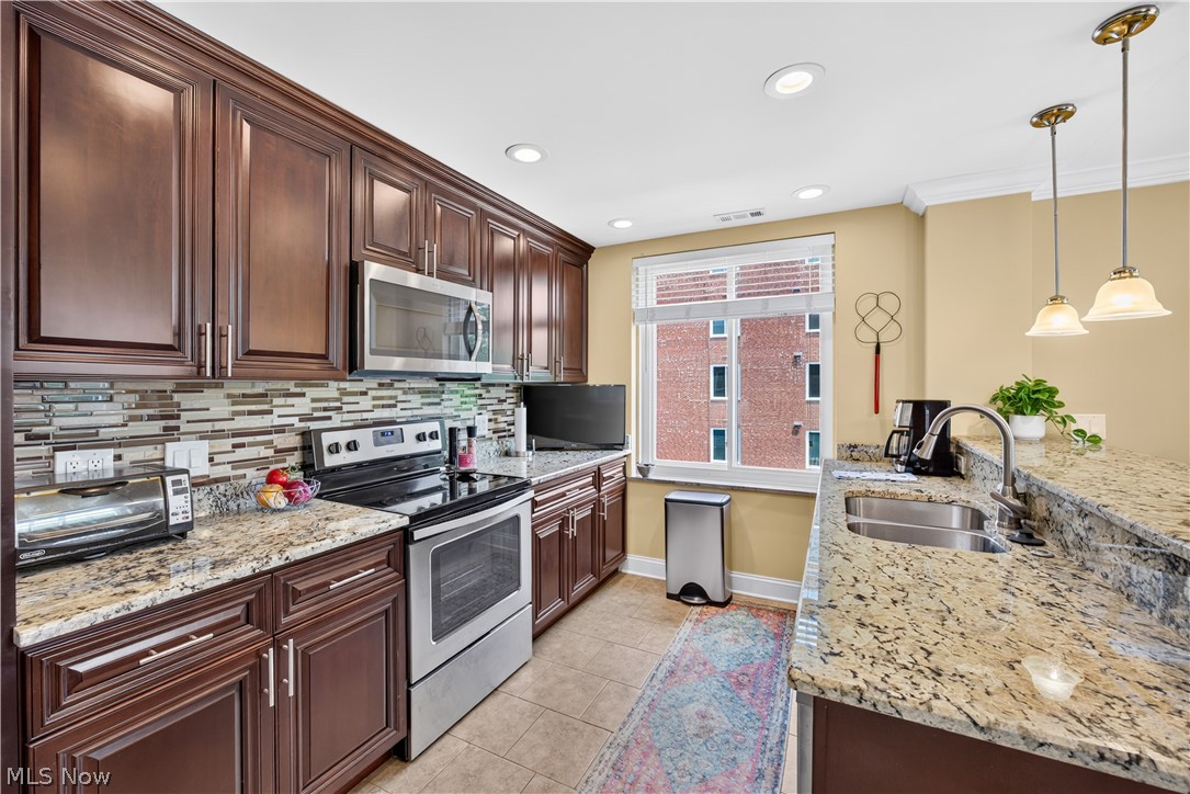 Hampshire House Condo - Residential