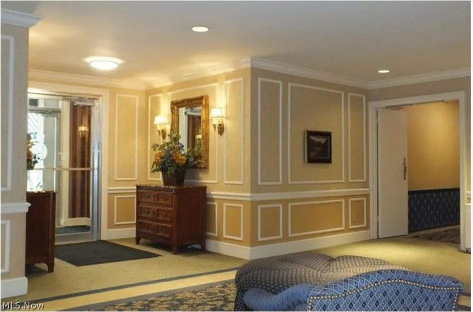 Hampshire House Condo - Residential