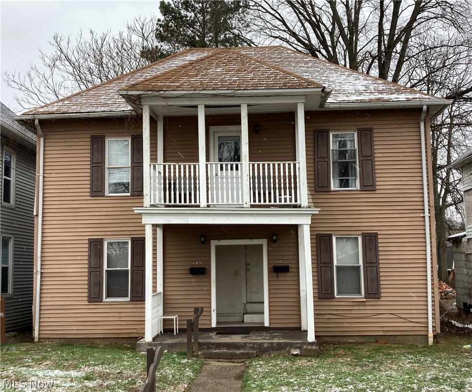 Opportunity awaits with this conveniently located duplex! Situated near the heart of the city, this duplex is in walking distance to the bus line, and just minutes from all major shops and restaurants. Generate a monthly income for yourself by renting both units, or live in one side and let the other make your mortgage payment! Schedule you're showing today!
