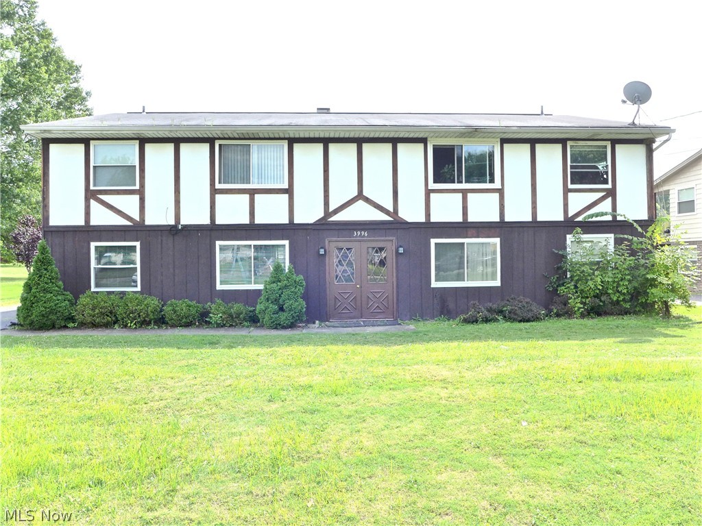 4 Plex In Good Condition, 4 2 Bedroom 1 Bath Units ,All windows replaced ,  Roof on 4 car carport replaced 2 years ago ,Tenants Pay Electric , Owner Pays The Heat ( Central Boiler System) , Water , Sewer and Trash. Conscientious Owners Have Taken Care Of The Building, 100% Occupancy , #1 $535 2BR Lease expires 10-5-20,#2 $510 2BR,#3 $510 2BR,#4 $510 2BR ,   Income and expenses Upon Request , Agents Please Read Broker Remarks !
