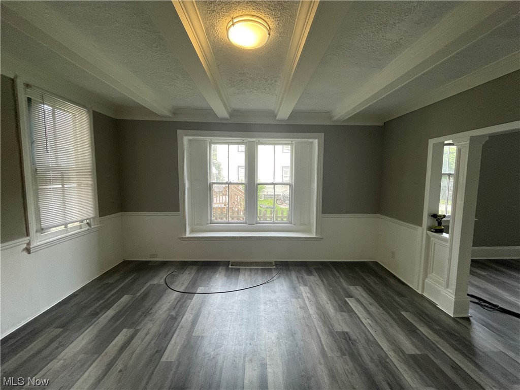 Elwell & Marvins - Residential Lease