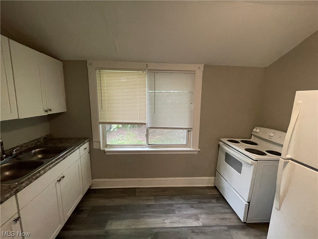 Elwell & Marvins - Residential Lease