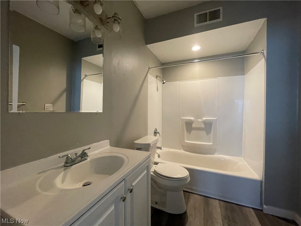 Elwell & Marvins - Residential Lease