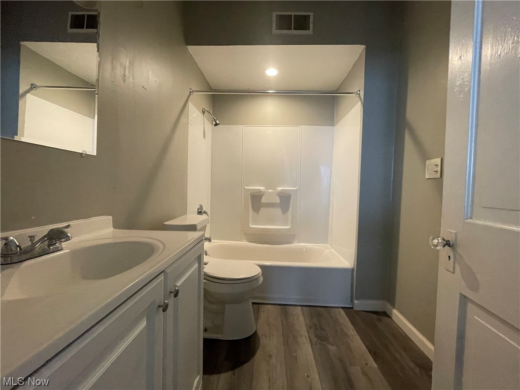 Elwell & Marvins - Residential Lease