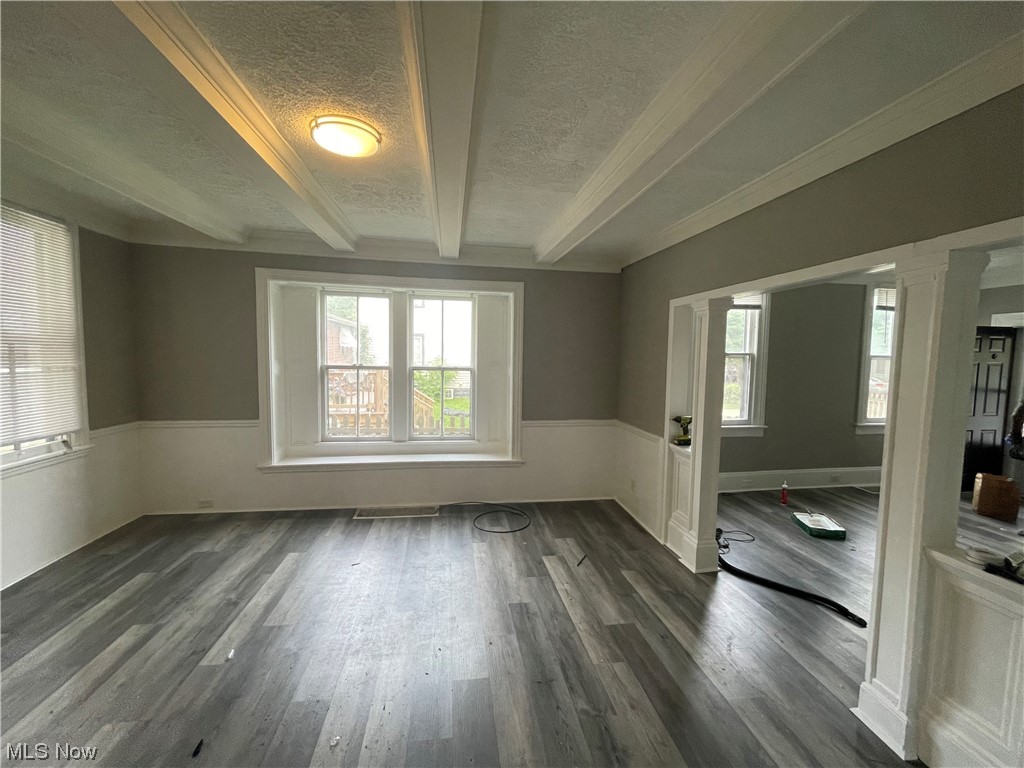 Elwell & Marvins - Residential Lease