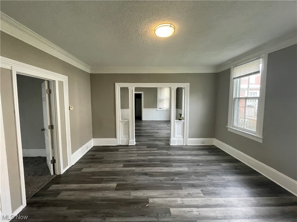 Elwell & Marvins - Residential Lease
