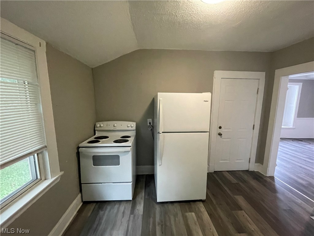 Elwell & Marvins - Residential Lease