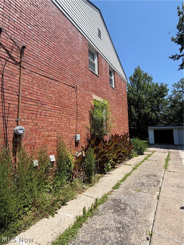 Shoreview Ave - Residential