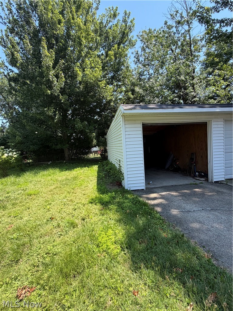Shoreview Ave - Residential