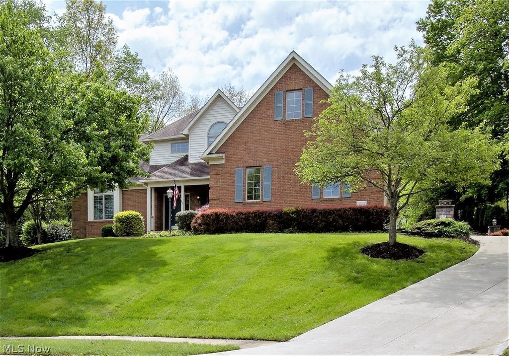 Stylishly updated 2 story Custom Parade Home by Fred Tobin, located in Audubon Ridge @ the end of a cul-de sac, this home includes: 3 car side load garage- 9’ ceilings, Anderson windows, 2 story Great rm, 1st fl master suite w/wood flooring- oversized walk-in closet w/dual entry to bath- his/her vanities- skylight-tub & private room w/commode/shower.  Newer appliances - granite countertops-tile fl in the Kitchen/Dinette w/island & sitting desk, wood fl dining room w/crown molding, 2 story foyer, powder room & 1st floor laundry w/add’l commode &folding table.  The 2nd floor impresses w/spacious arched Landing overlooking the Great rm, 2nd BR w/ circle top window &-storage seat & built-in shelving. BR’s 2-4 have double closets & BR 5/bonus rm has a w/in closet off the hallway, laundry chute, full bath w/ separate makeup rm w/sink & oversized storage closet complete the 2nd fl. Carpeted stairs to the full basement- plumbed & wired to finish and/or add bath. Dual sliding doors from the din