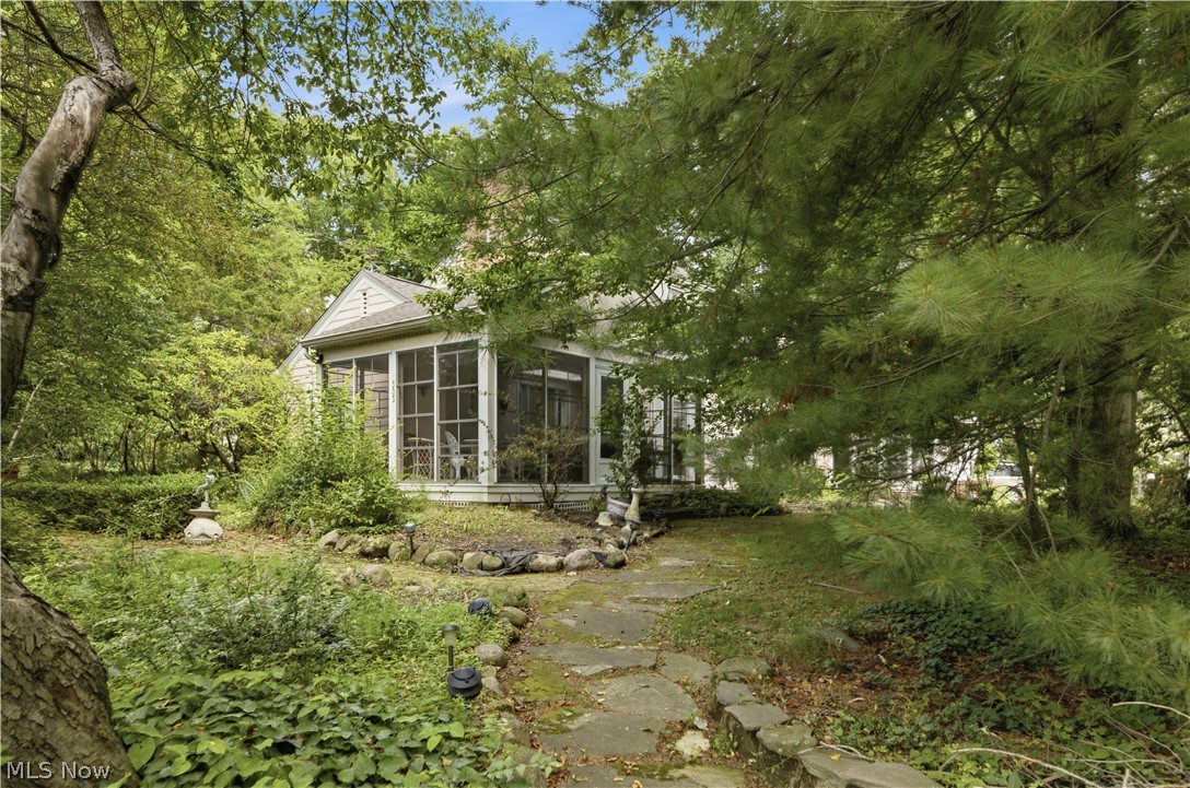 TAKE A LOOK AT THIS UNIQUE BEAUTIFUL HOME. THE CHARACTER AND CHARM IS UNBELIEVABLE . KITCHEN WITH BREAKFAST BAR, STEP DOWN FAMILY ROOM, WE HAVE 2 SUN ROOMS, FORMAL DINING ROOM AND LIVINGROOM . OFFICE/LIBRARY, THE STORAGE IS AMAZING. 2.5 BATHROOMS, 3 BEDROOMS, PARTIAL FINISH BASEMENT. CORNER LOT WITH SO MANY PERENNIALS, FLAG STONE PATIOS, WONDERFUL IN ITS DAY. FEELS LIKE COUNTRY LIVINING IN THE CITY. ENJOY THE DEERS ROAMING AROUND. GARDEN SHED IS THERE FOR YOUR GARDENING NEEDS.

ALL SIZES, AGES AND SQUARE FOOT ESTIMATED.
