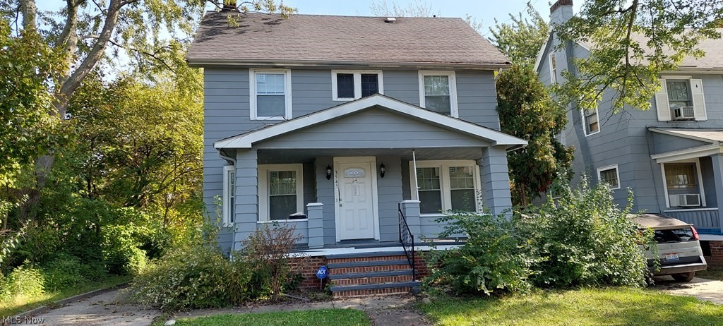 4 bedroom colonial with a finished attic that could be used for 5th bedroom or flex entertainment space!  2 car det garage, full basement, spacious front porch, diningroom, fireplace and more!!  Walking distance to Shaker Towne Centre!