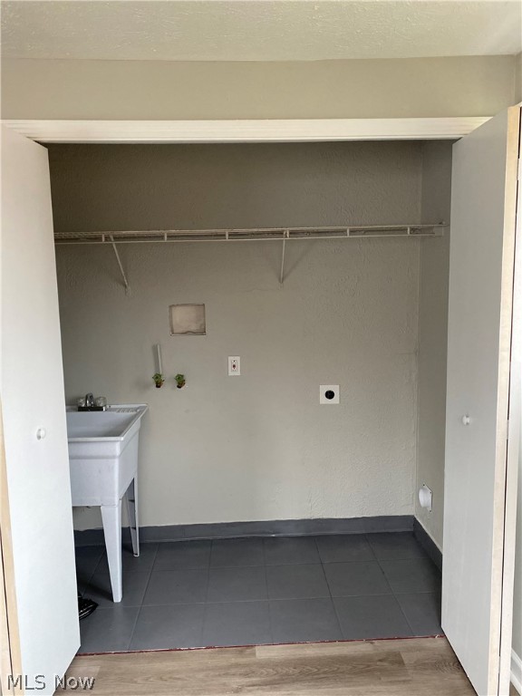 Brentwood Village 03/R Dvoraks - Residential Lease