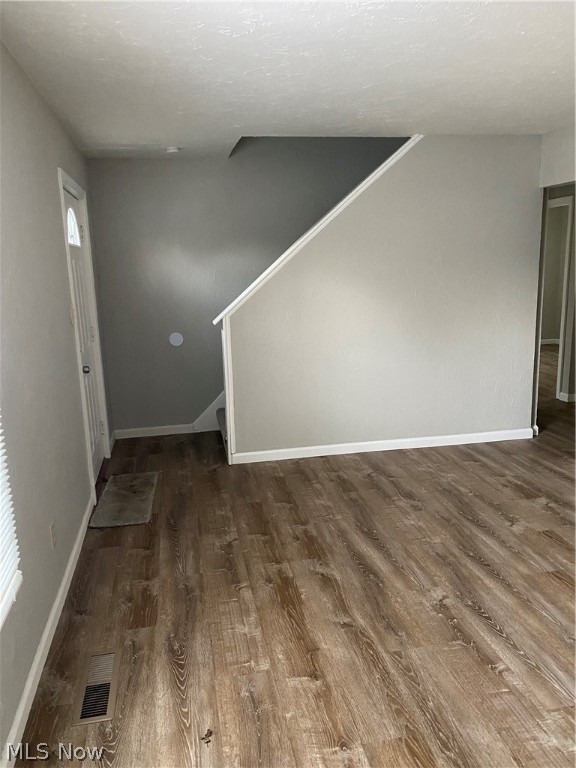 Brentwood Village 03/R Dvoraks - Residential Lease