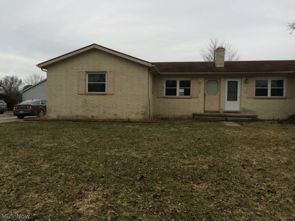 Roomy 3 bedroom unit for rent in Stow.  Eat in kitchen, half  bath in the master bedroom.  Full basement with washer and dryer hookups for tons of storage.  no Section 8.   Credit and background and income check.