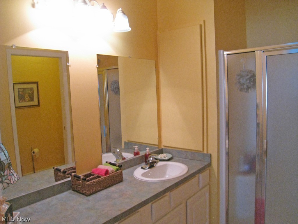 Regency Hlnds Condo 04 Amd - Residential Lease