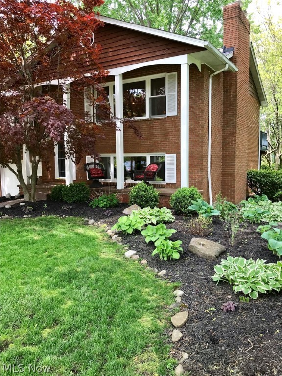 Wow! Must see! A custom built, brick home that's been beautifully remodeled and sits on a park like setting. Homes in
this neighborhood don't come up often or with this much to offer. The completely remodeled kitchen has an open floor
plan, vaulted ceilings & a 10 foot island that offers tons of counterspace, breakfast bar and convenient pull-out cabinet
drawers! Stainless appliances inc. a commercial grade dual fuel range and stainless hood. Quartz coutertops. Glass tile
backsplash. Open shelving. Enjoy a farmhouse sink that overlooks an enormous deck and wooded lot! The entire space,
including dining and living area, plus 3 bedrooms offer quarter sawn oak floors. Both floors of this gorgeous home
have brick, wood burning fireplaces! New sliding glass doors off kitchen and in walk-out basement! You will fall in love
with this lot! Privacy, woods, open space and a creek that leads to the neighborhood lake. Love it all this from your
newly refinished deck that spans the width of