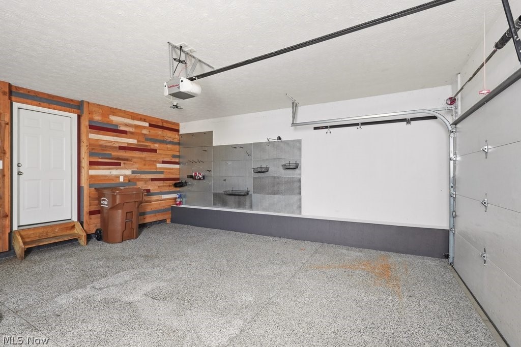 Lake Medina Clstr Homes Sub Ph - Residential