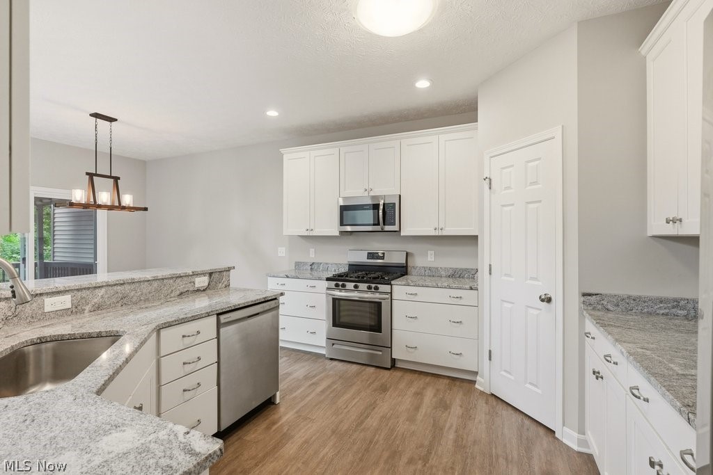 Lake Medina Clstr Homes Sub Ph - Residential