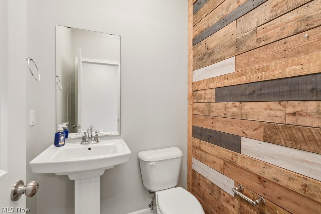 Lake Medina Clstr Homes Sub Ph - Residential