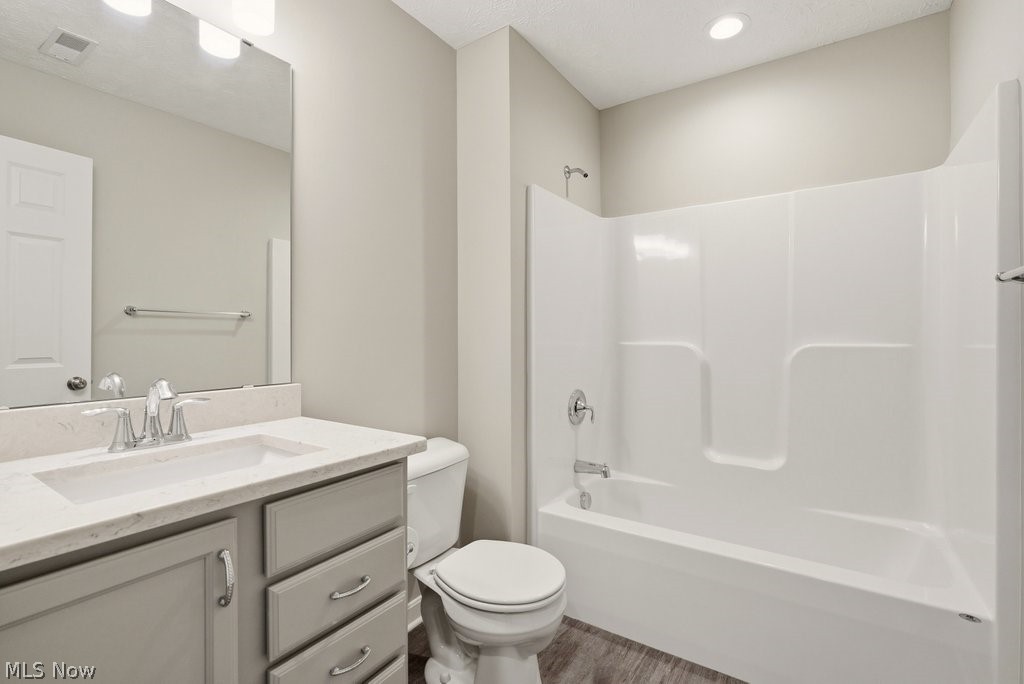 Lake Medina Clstr Homes Sub Ph - Residential