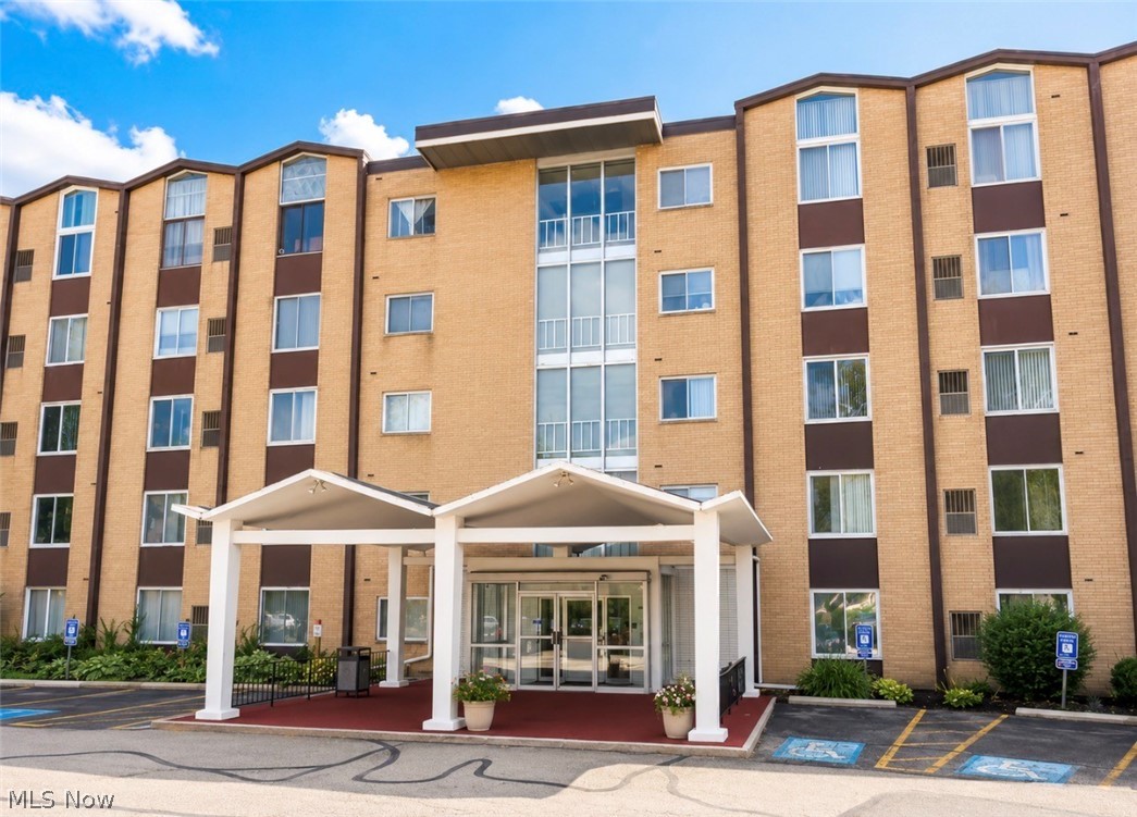 King Path Condo - Residential