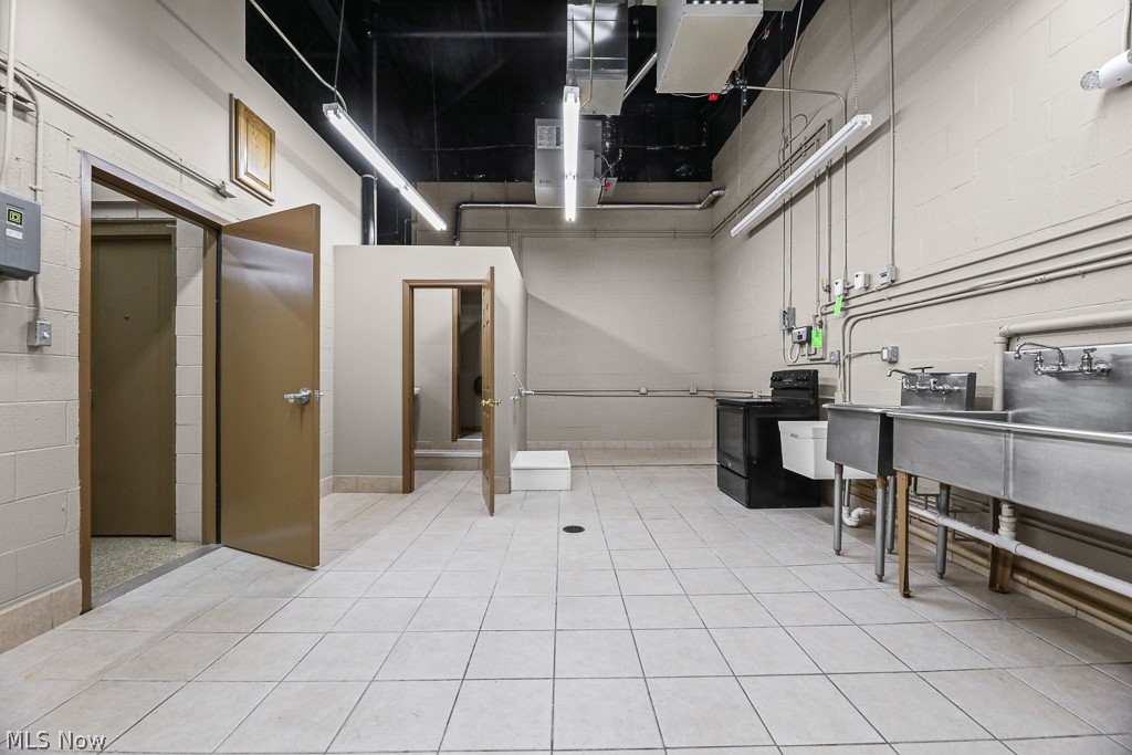 Denison - Commercial Sale