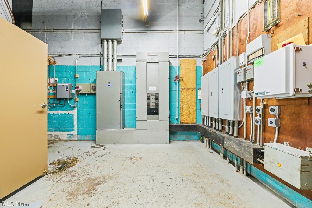 Denison - Commercial Sale