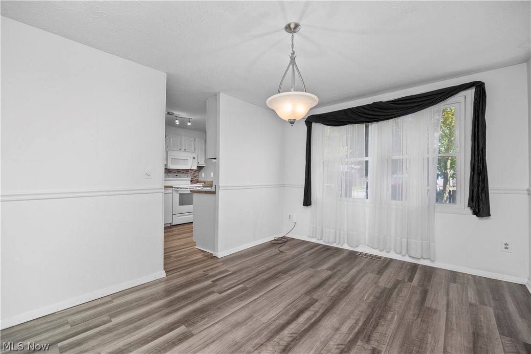 Six Oaks Condo - Residential