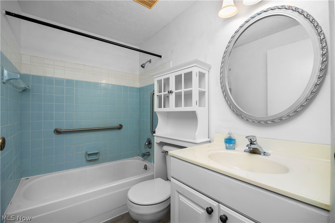 Six Oaks Condo - Residential