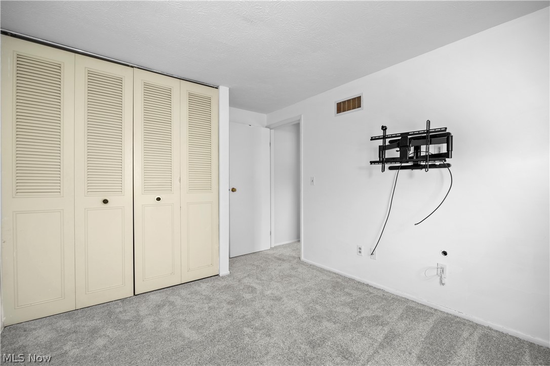 Six Oaks Condo - Residential