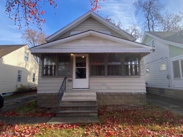 4501 W 172nd St, Cleveland, OH 44135

FRESHLY RENOVATED

A very charming single-family bungalow located in the West Park area.
 
Conveniently located to parks and only a 1.5-mile drive to access the highway for your short 10-mile journey to the Downtown Cleveland Area!!
 
Only 1 hour away from the World-famous "Cedar Point amusement park"!!

This home features 3 nice sized bedrooms and an open floor plan which includes a spacious kitchen featuring plenty of counter and cabinet space!! 
The Dining room is open to the kitchen! 
The enclosed front porch expands living space!

This property is ready for your family to move in and celebrate the upcoming Christmas and New Years Season!!