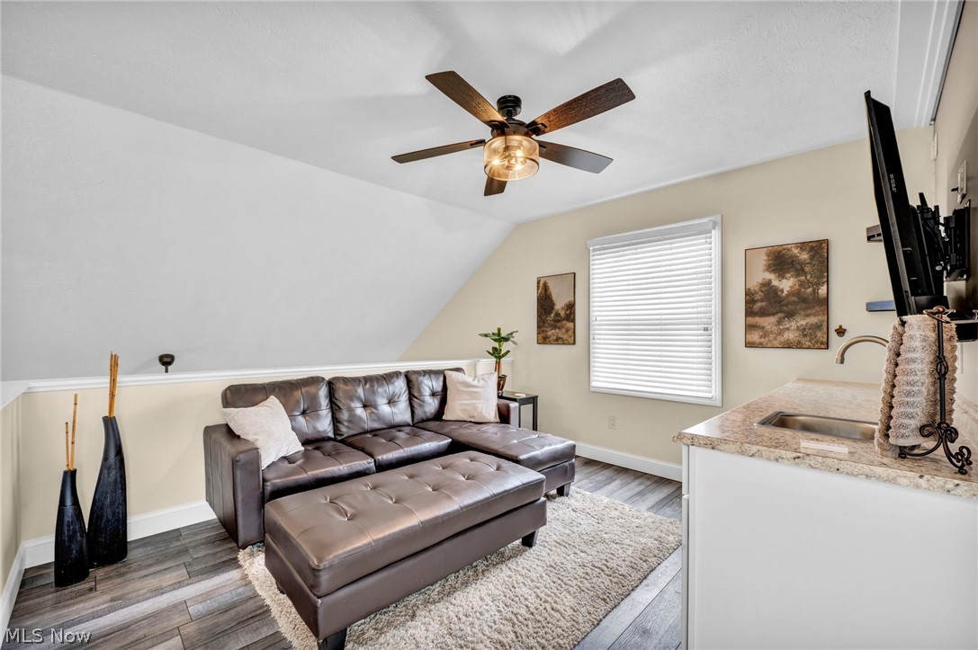 Macintosh Farms Condo 03 - Residential