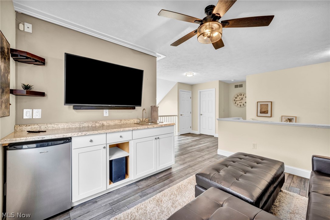 Macintosh Farms Condo 03 - Residential