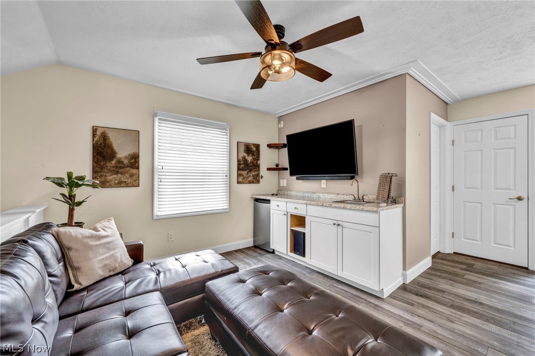 Macintosh Farms Condo 03 - Residential