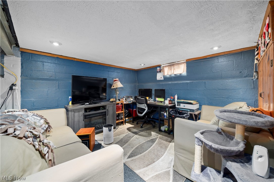 Elworthy-Helwick Cos Melvern - Residential