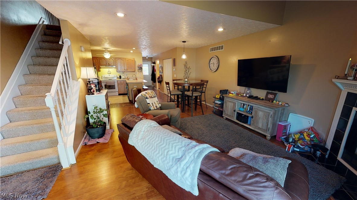Cross Creek Condo - Residential